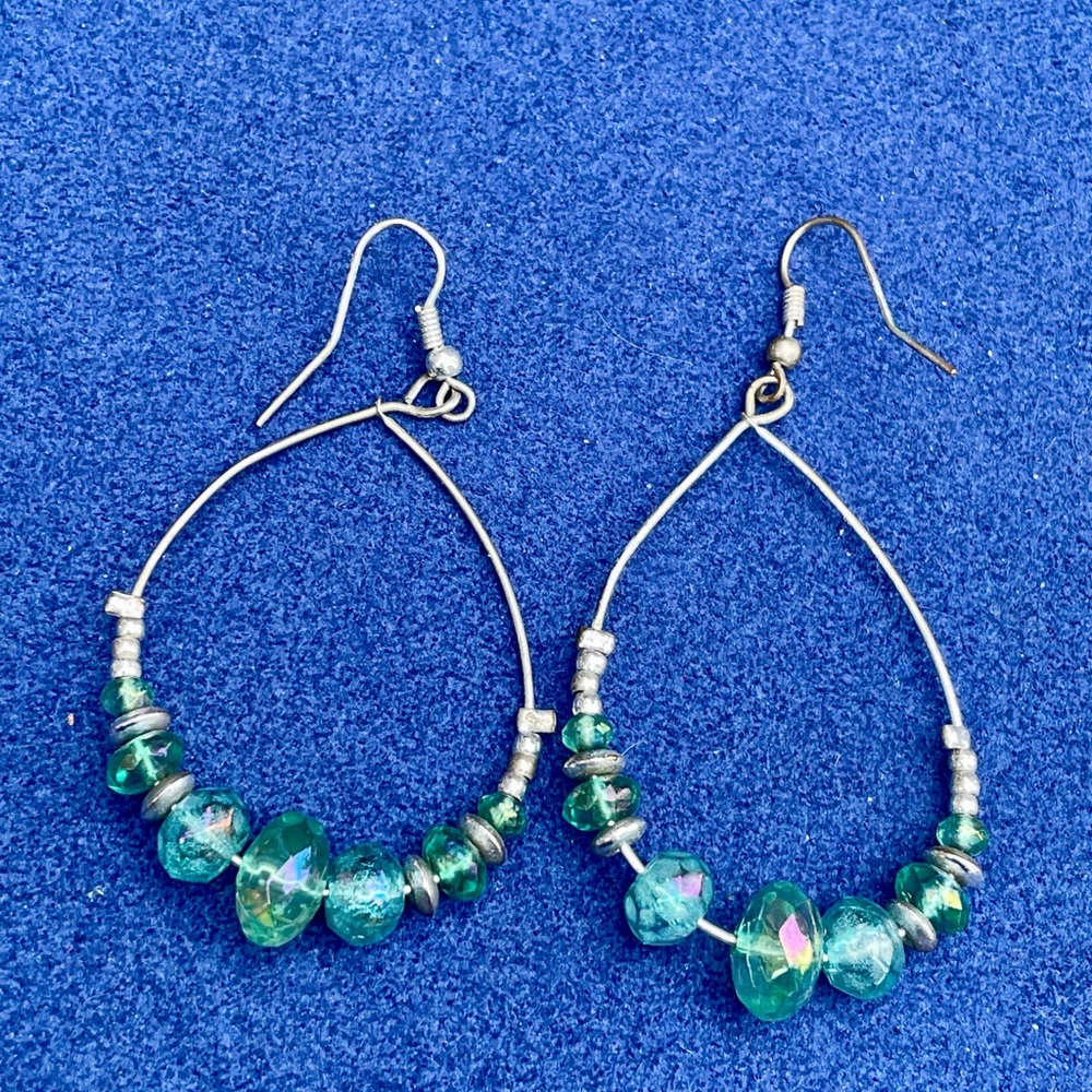 💜Sparkly green Beaded silver Hoop Earrings